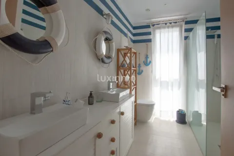 Haus 300 m² in Dénia