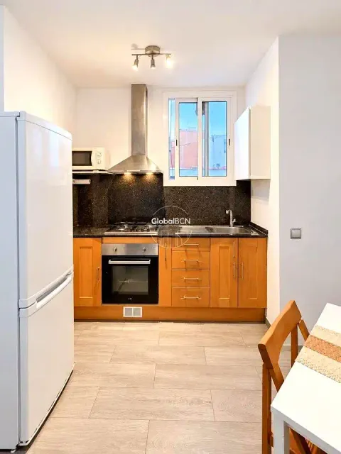 Flat 30 m² in Barcelona (2/14)