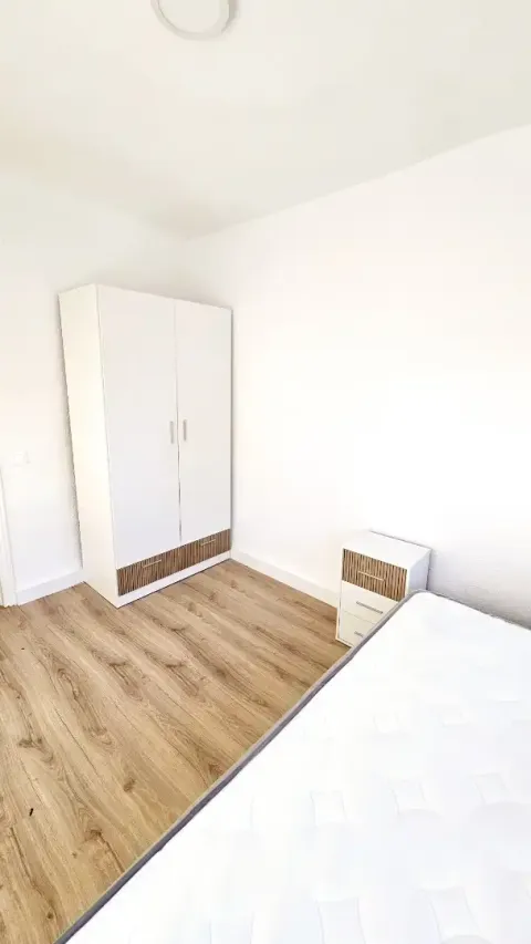 Pis de 75 m² a Còrdova