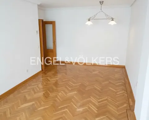 Wohnung 118 m² in Madrid