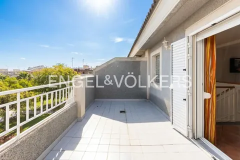 Casa de 208 m² a Almàssera