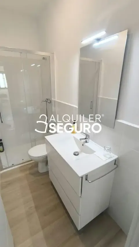 Flat 92 m² in Seville
