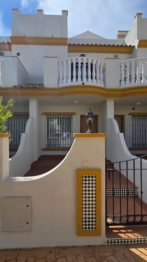 Casa de 90 m² a Oriola