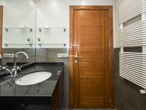 Maison 255 m² à Sant Cugat del Vallès