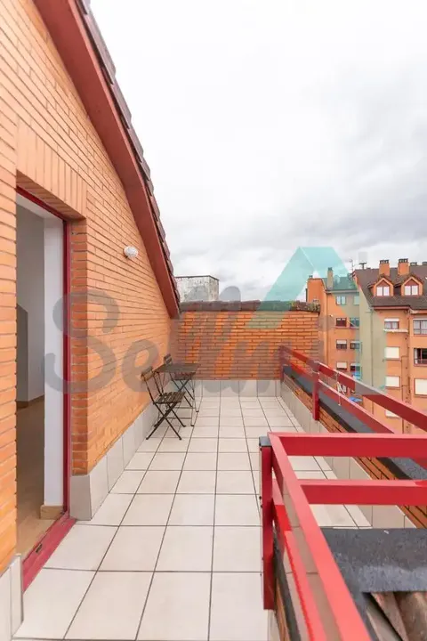 Pis de 137 m² a Oviedo