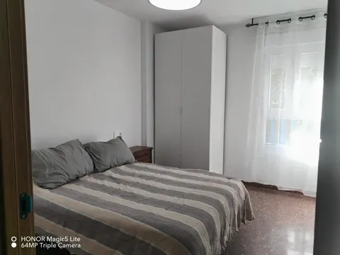 Wohnung 90 m² in Granada