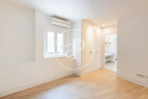 Flat 229 m² in Madrid