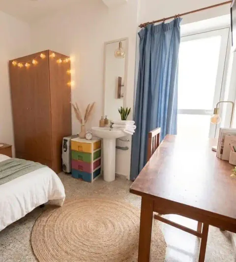 Кімната в оренду, Granada