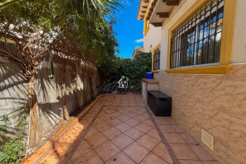 Casa de 100 m² a Oriola