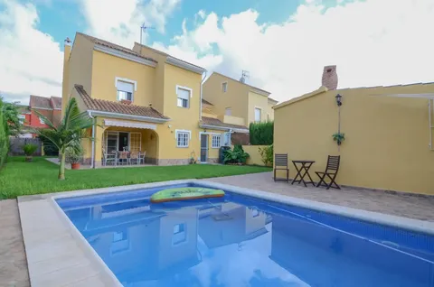 Casa de 225 m² en Puzol