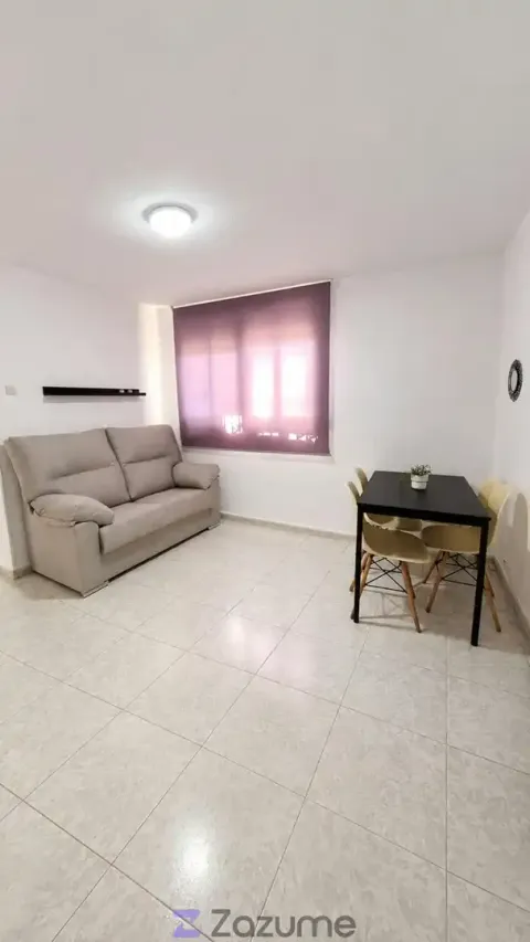 Flat 70 m² in Seville (2/8)