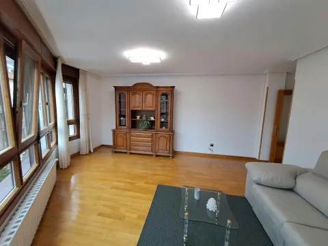 Pis de 82 m² a Oviedo