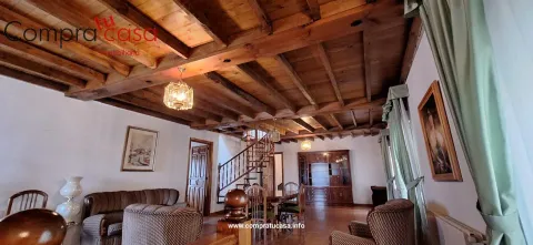 Casa de 561 m² en Espirdo