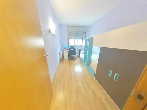 Pis de 80 m² a Terrassa