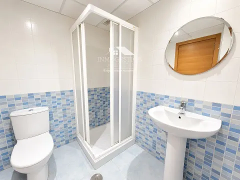Flat 101 m² in Albacete