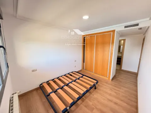 Flat 101 m² in Albacete