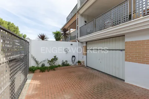 House 230 m² in Chiva