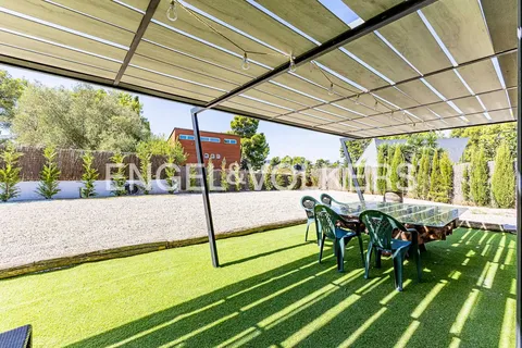 Casa de 300 m² a Pallejà