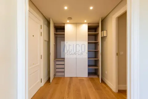 Appartamento 177 m² a Madrid