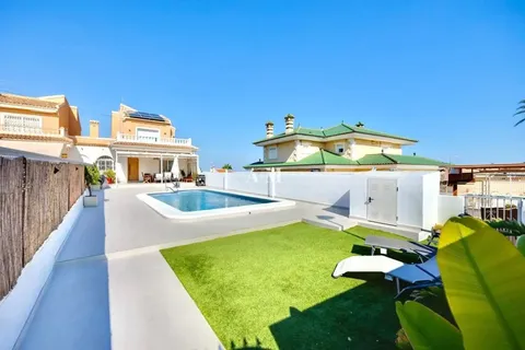 House 360 m² in Torrevieja