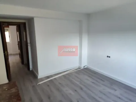 Pis de 81 m² a Ourense