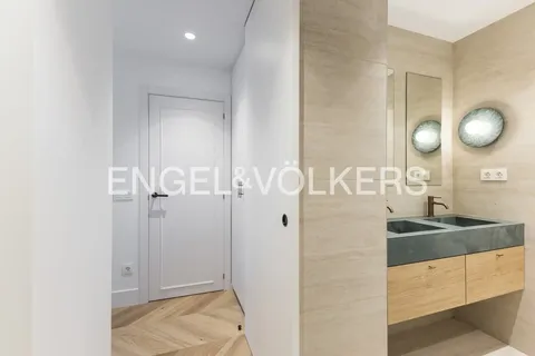 Wohnung 99 m² in Madrid