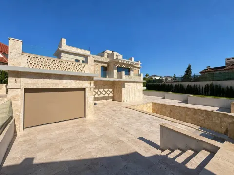 Дом 1100 м² в Torrevieja (3/41)