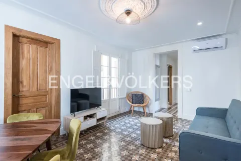 Квартира 110 м² в Барселоне (2/18)