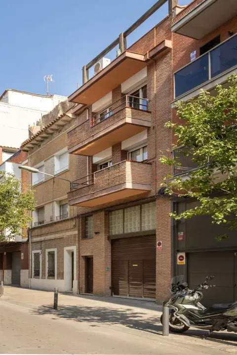 Casa de 384 m² a l'Hospitalet de Llobregat (3/52)