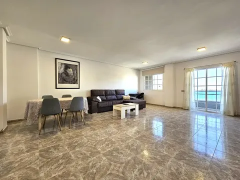 Flat 107 m² in Agüimes