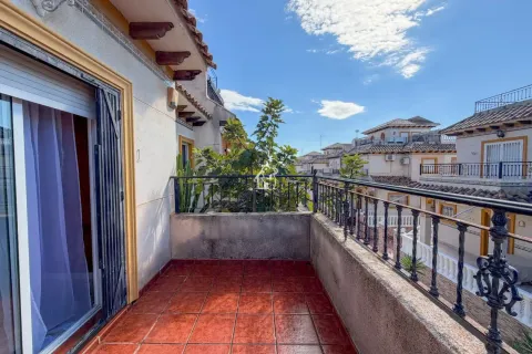 Casa de 100 m² a Oriola