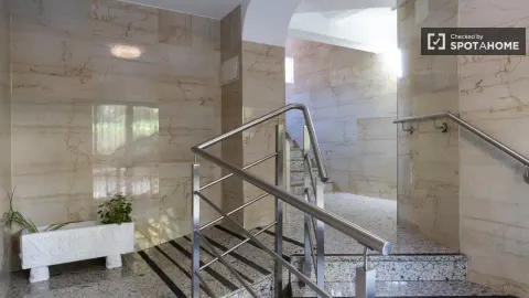 Кімната в оренду, Madrid