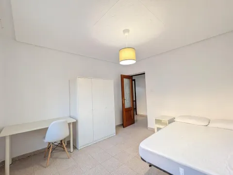 Room for rent, Albacete (2/4)