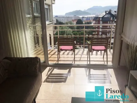 Flat 85 m² in Laredo