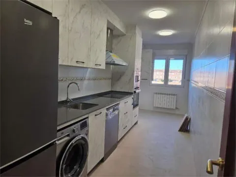 Pis de 105 m² a Valencia de Don Juan (4/9)