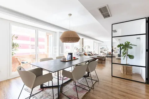 Pis de 275 m² a València