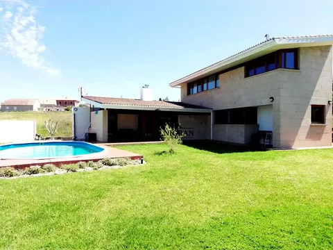 Casa de 247 m² a Vigo (2/44)
