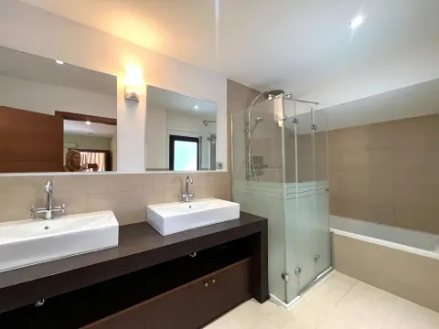 Maison 234 m² à Castelldefels