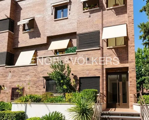 Wohnung 118 m² in Madrid