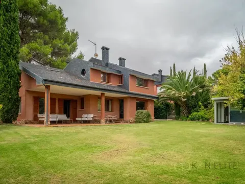 House 330 m² in Algete