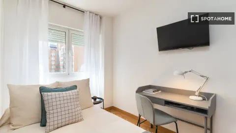 Кімната в оренду, Madrid
