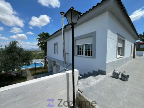 Casa de 320 m² en Manises