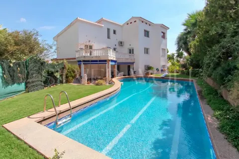 Будинок 434 м² у Castelldefels