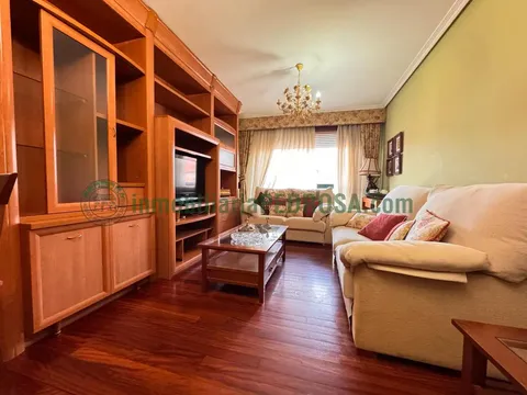 Pis de 77 m² a Pontevedra