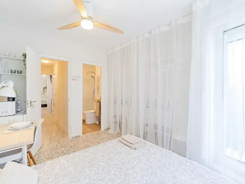 Habitació de lloguer, Torrevella