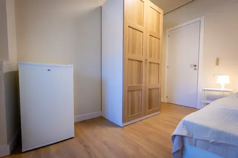 Habitació de lloguer, Parla