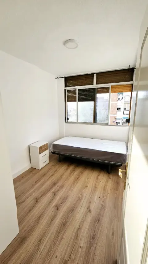 Pis de 75 m² a Còrdova