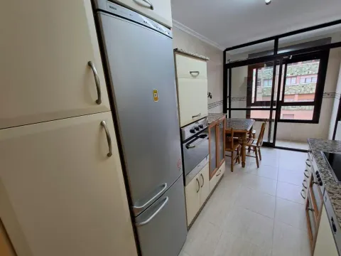 Pis de 82 m² a Oviedo
