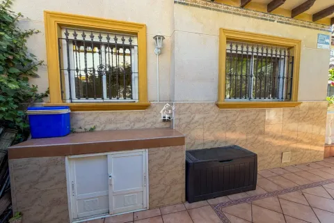 Casa de 100 m² a Oriola