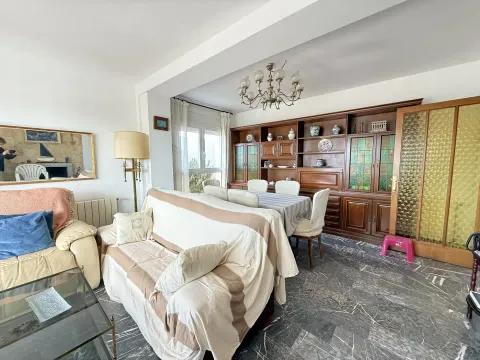 Piso de 125 m² en Roses